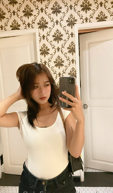 littlebabyhazel hot model photo