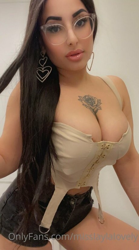 misslaylalovely naked actress photo