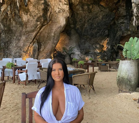 Viphanaaels model nude pictures