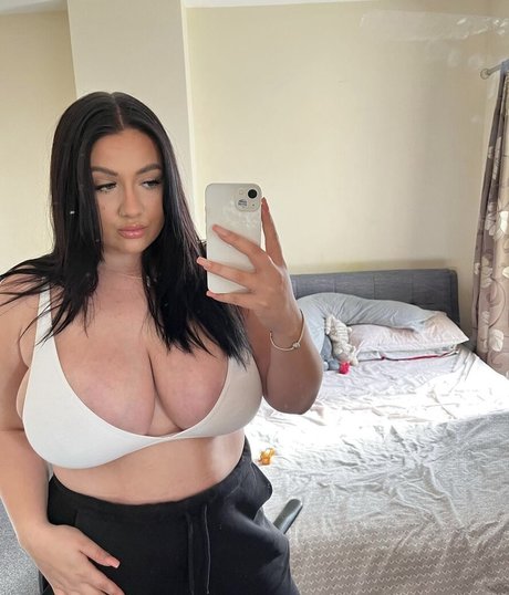 chelsea leigh sexy star pictures