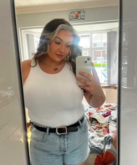 chelsea leigh hot model pics