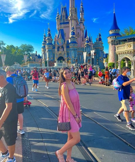 Nicole Fatone perfect actress photo