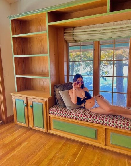 Nicole Fatone model sex archive