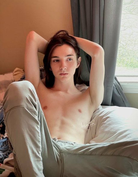 Bisectual nudes model photo