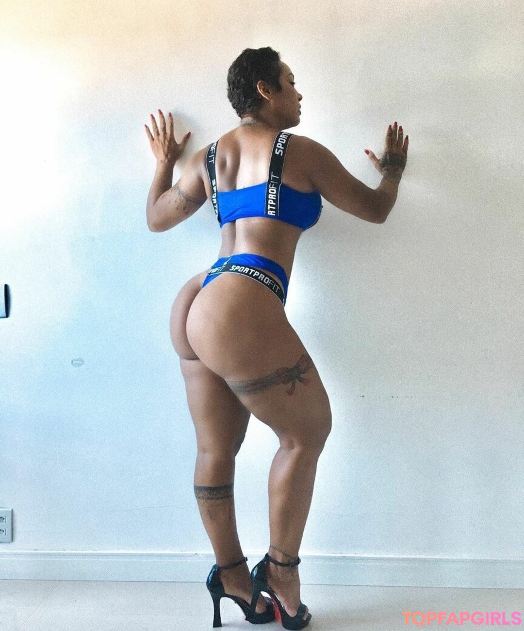 squirting pussy onlyfans art nude pic