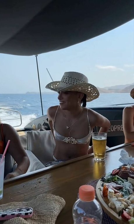 skinny babe onlyfans hot picture