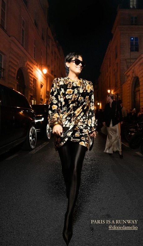 teen lesbian onlyfans top image