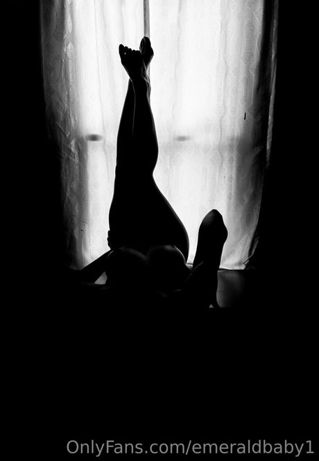 emeraldbaby1 pretty model photos