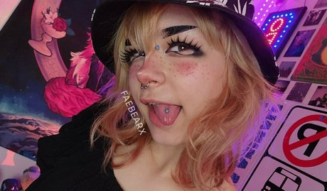 faexbear star pornographic photo