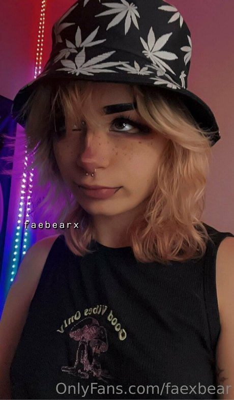 faexbear model pornographic photos