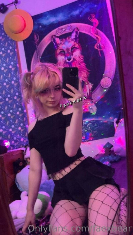 faexbear star nudes picture