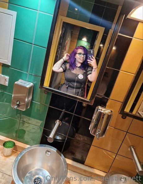 chelsbennett adult model img