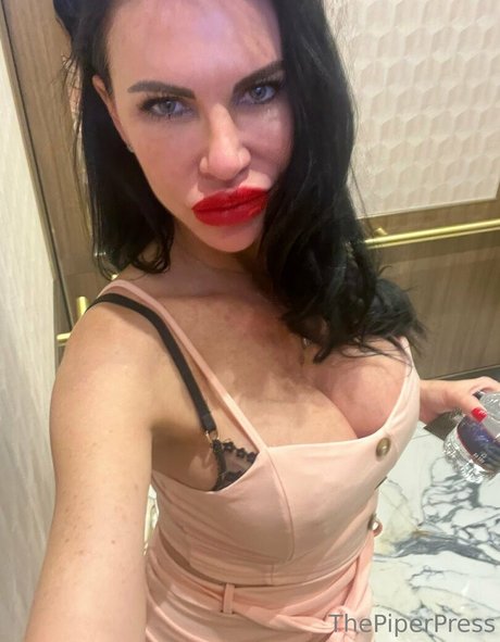 ffm onlyfans pornographic images