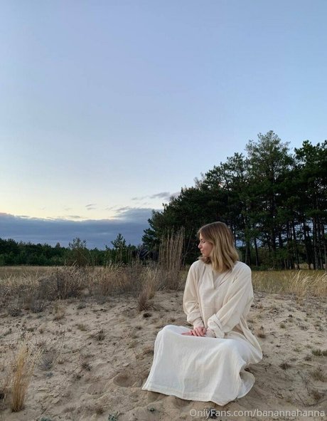 shemale handjob onlyfans hd picture