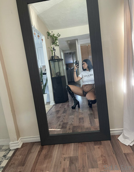 meandmommy exclusive model photo