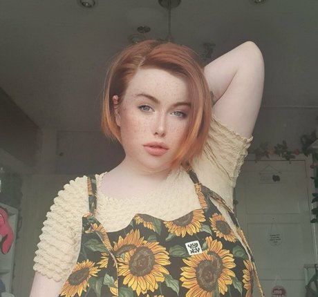 maebry naked actress img