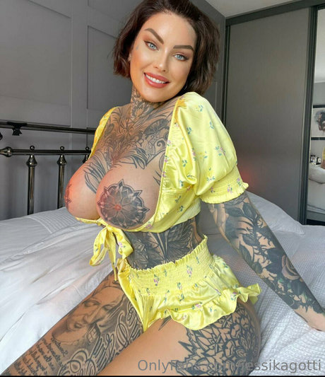 one onlyfans beautiful nude image