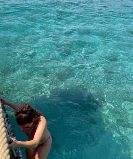 Robyn Richford model sexy pics