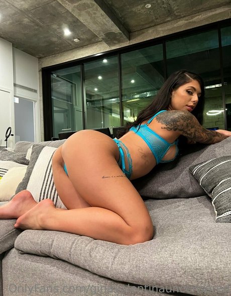 ginavalentinauncensored model sexy pictures