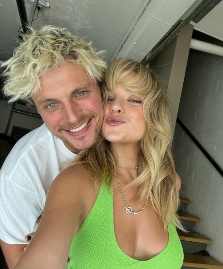 women onlyfans free naked photo