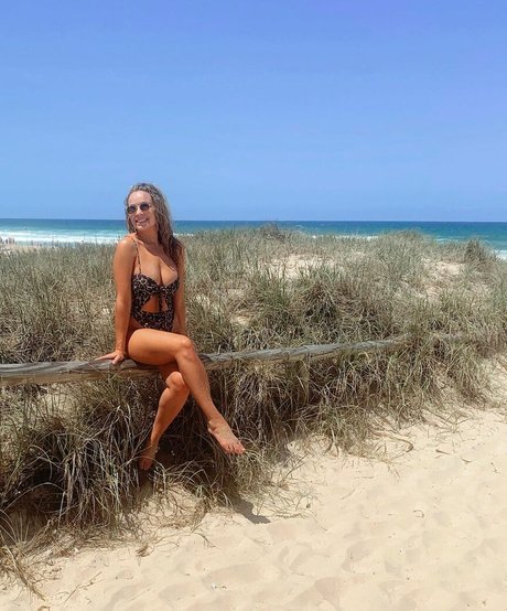 Abbie Chatfield model hot pics