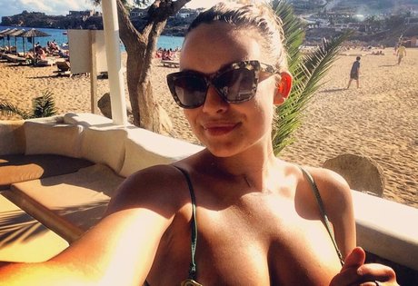 Abbie Chatfield pornstar art gallery