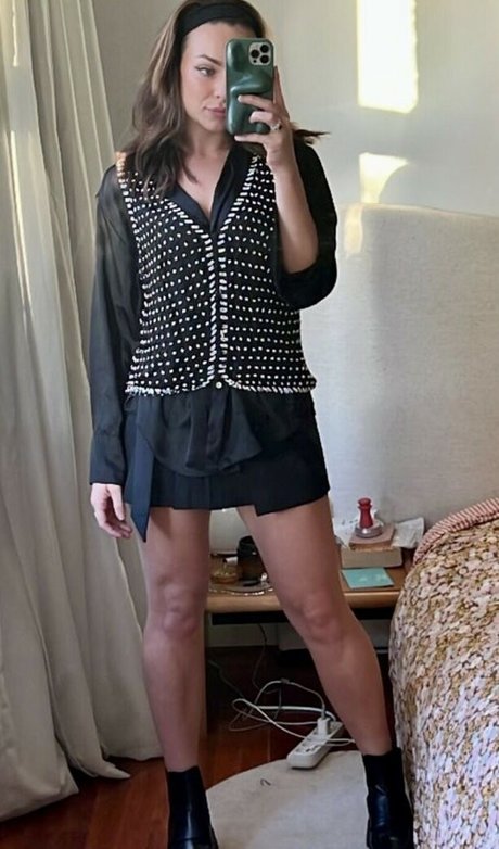 Abbie Chatfield star pretty picture