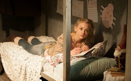 Emily Kinney pornstar pretty pictures