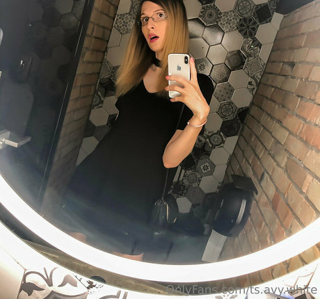 ts avy white model art pics