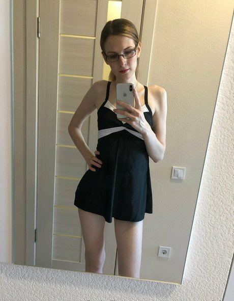 ts avy white star erotic picture