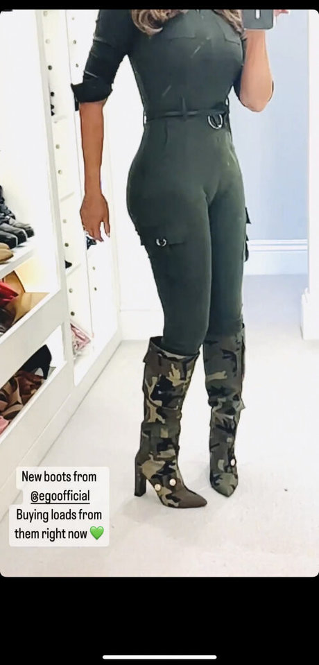 Carol Vorderman naked actress pics