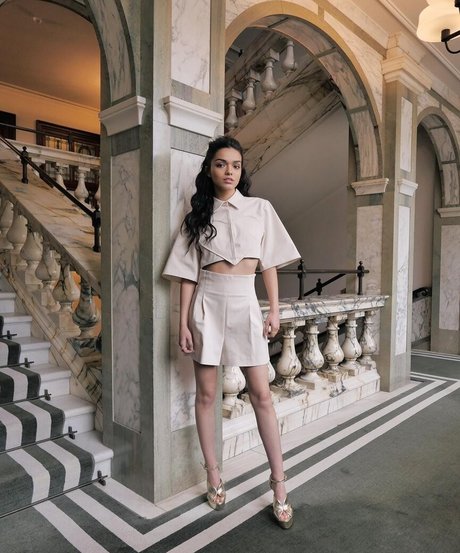 Rachel Zegler model hot img