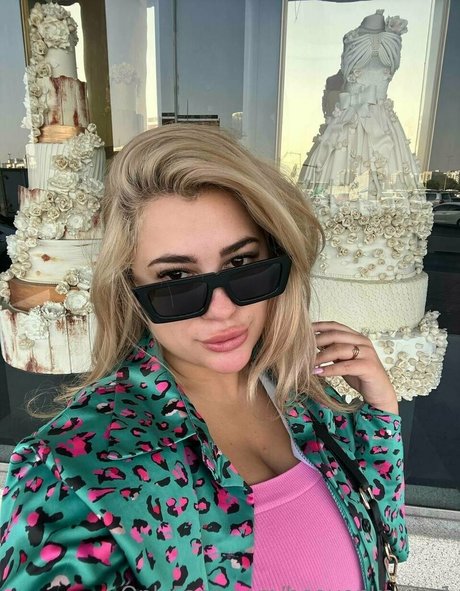 heavenkarina1 model hot photos