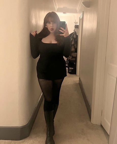 Gemothy beautiful model pics