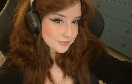 Gemothy model top gallery