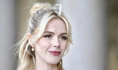 squirt teen onlyfans hot sexy picture