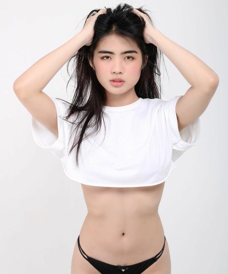 Azi Acosta exclusive star image