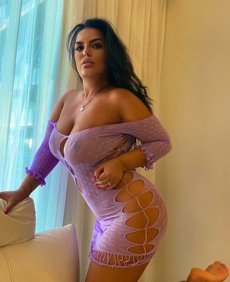 Jasmine Black model photo