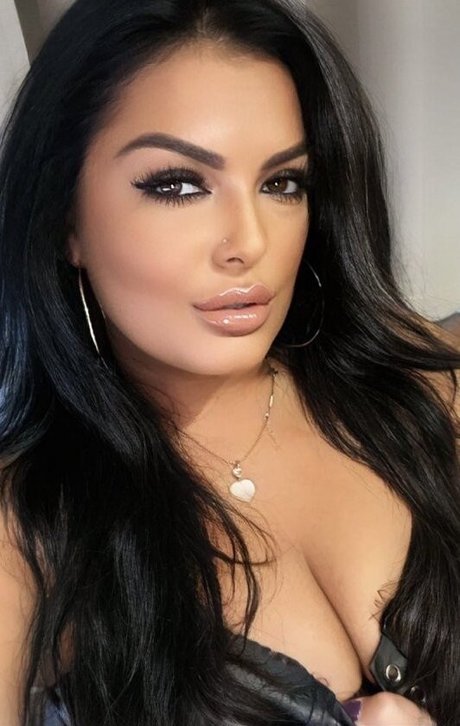 Jasmine Black best model picture