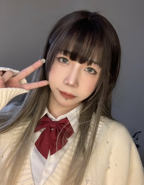 skinny asian teen onlyfans erotic image