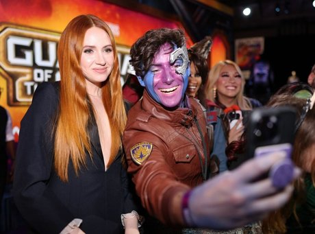 Karen Gillan sexy star gallery