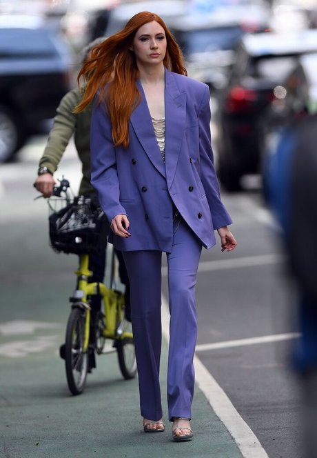 Karen Gillan star nudes archive