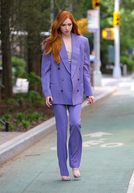 Karen Gillan art actress image