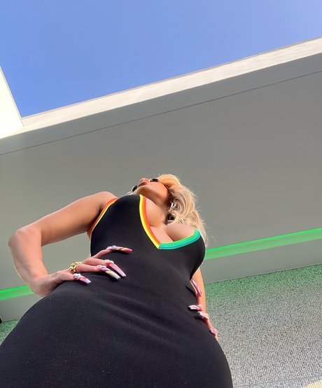 sexy mom onlyfans free porn image