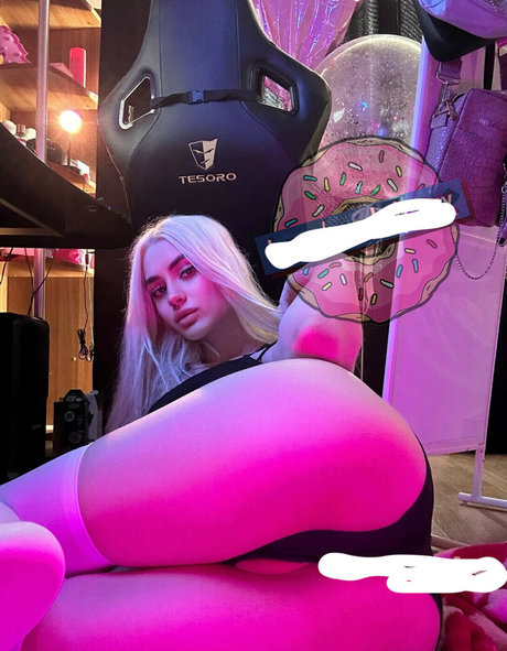 Morana Battory pretty model image