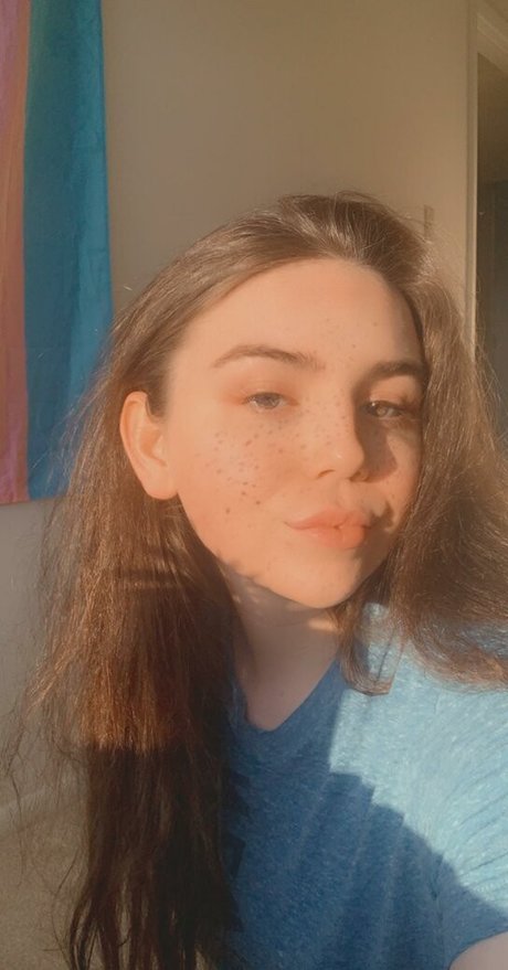 Slutty Ashla star top picture