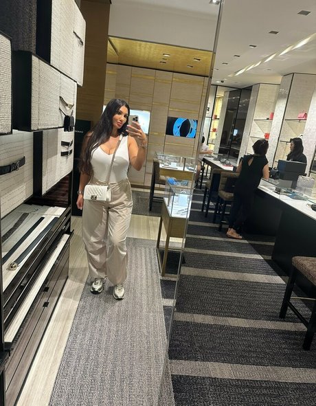 naughtycash sex pornstar img