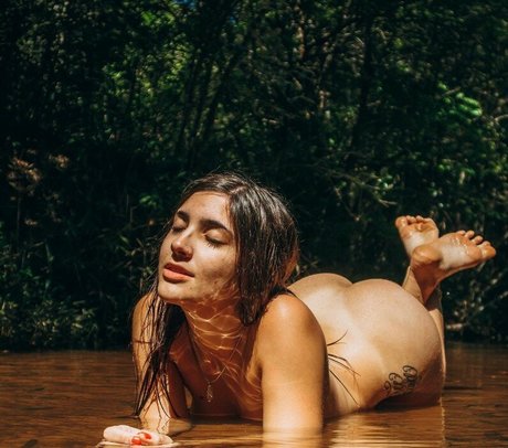 isabelladm model hot img