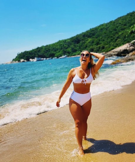 famous nude onlyfans porn images