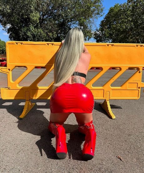 blonde babe onlyfans hot nude photos